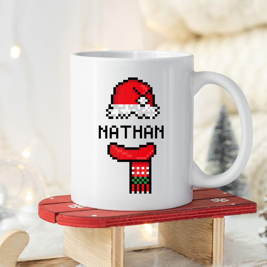 Weihnachtstasse Pixel Santamütze mit Name
